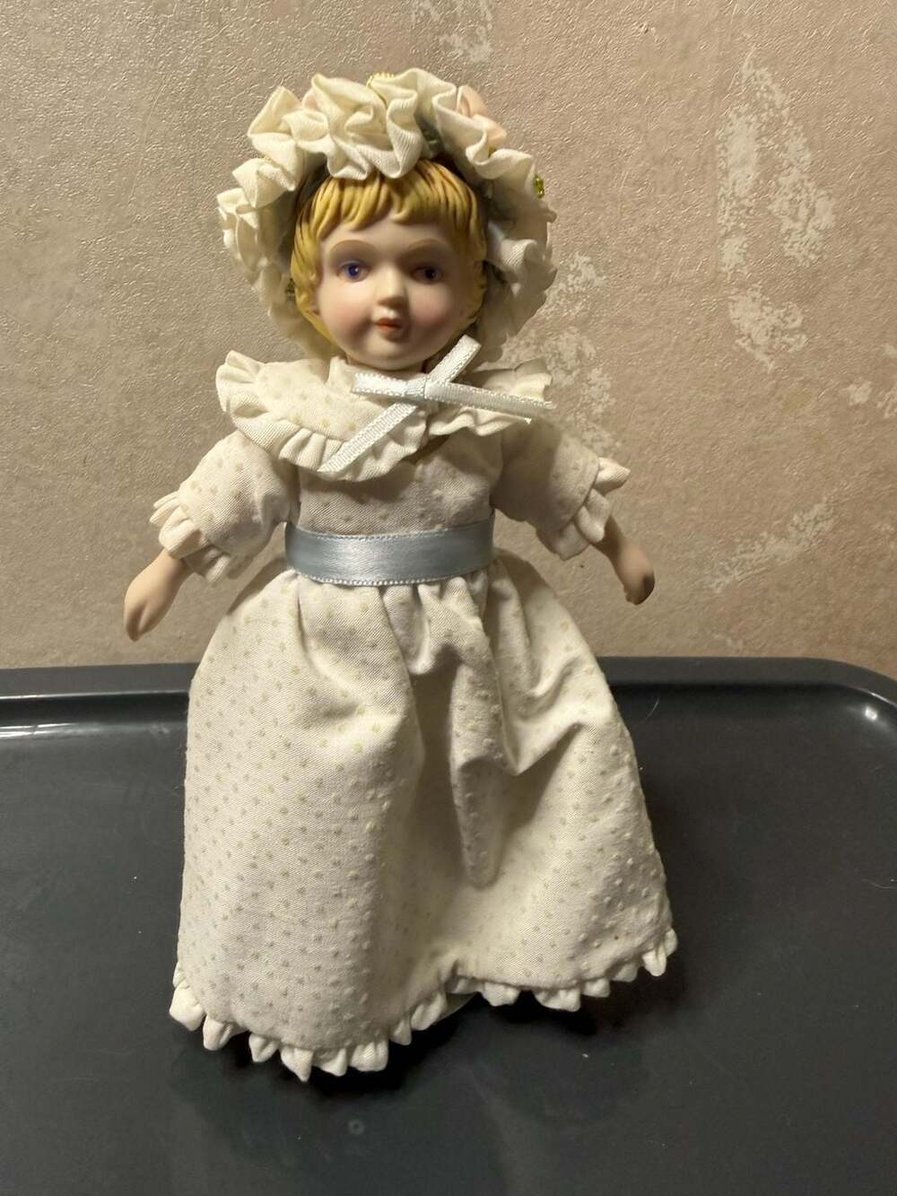 Avon Kate Greenaway Victorian Porcelain Doll 8 Inch Blonde Hair